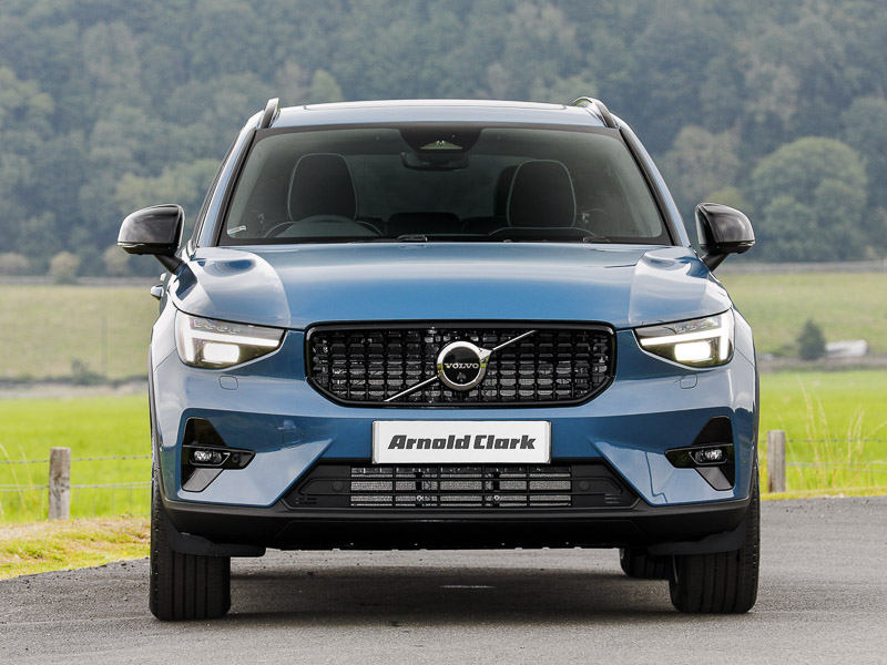 Nearly New 24 Volvo XC40 2.0 B3P Core 5dr Auto Arnold Clark
